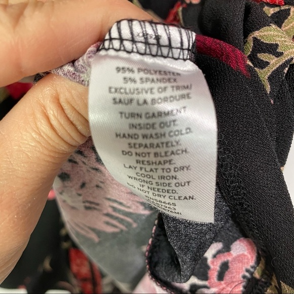 Leith-Black Floral V neck Romper w Pockets M - Picture 6 of 8